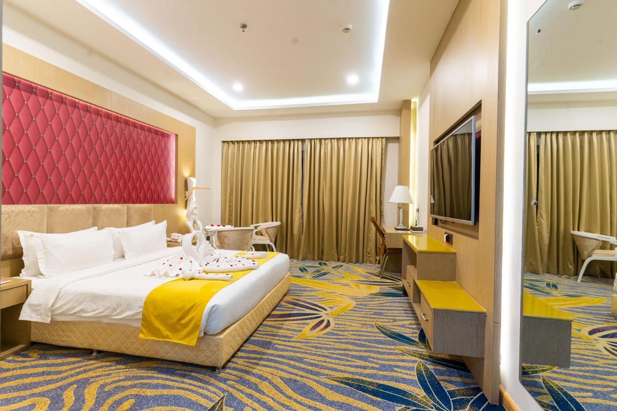 Hotel Mechi Crown Kakarvitta Exterior photo