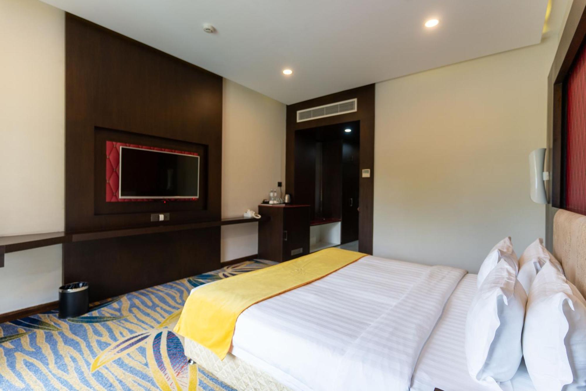 Hotel Mechi Crown Kakarvitta Exterior photo